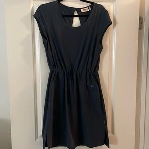 Fjällräven High Coast Lite Dress in Navy size Large *Great condition